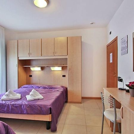Hotel Carla 利尼亚诺萨比亚多罗 外观 照片