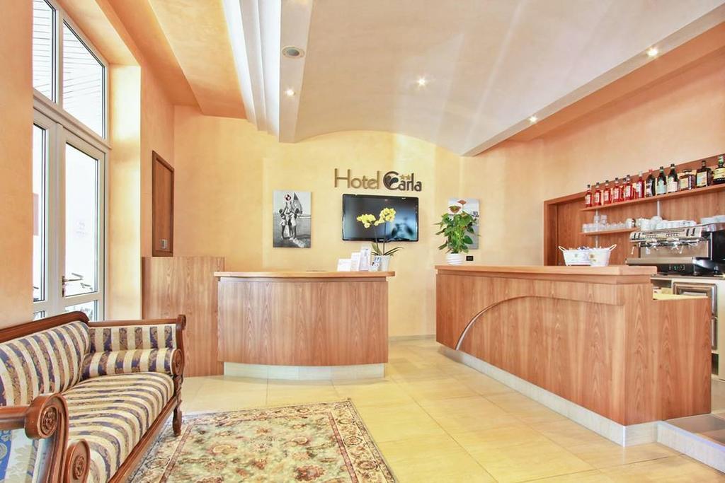 Hotel Carla 利尼亚诺萨比亚多罗 外观 照片